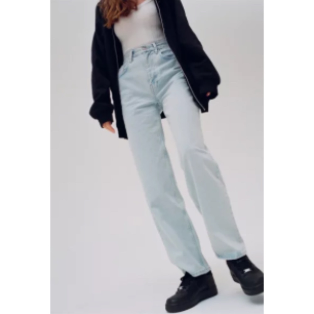 BDG Urban Outfitters high waisted baggy jean SOLD OUT bleached light wash denim